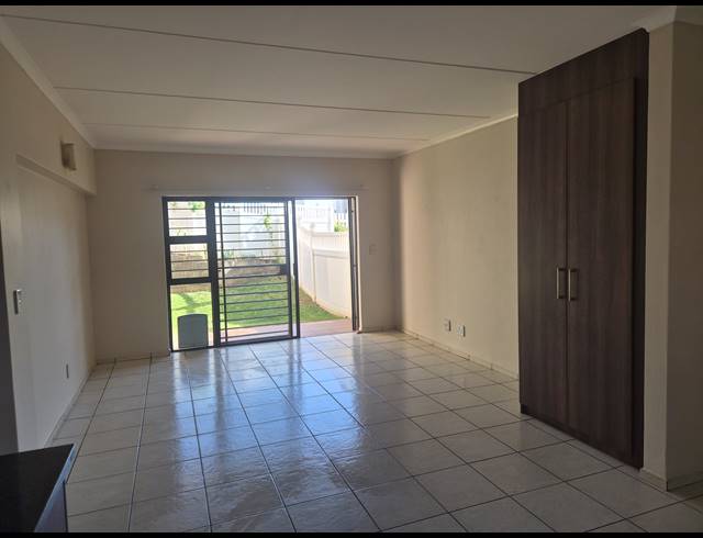 2 bed property to rent in BARBEQUE DOWNS